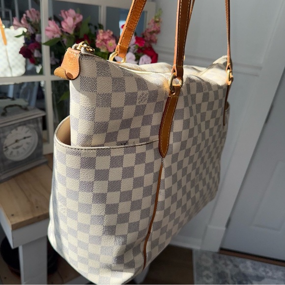 Authentic Louis Vuitton Totally GM Damier Azur Checkered Pattern Shoulder Bag - Picture 7 of 16